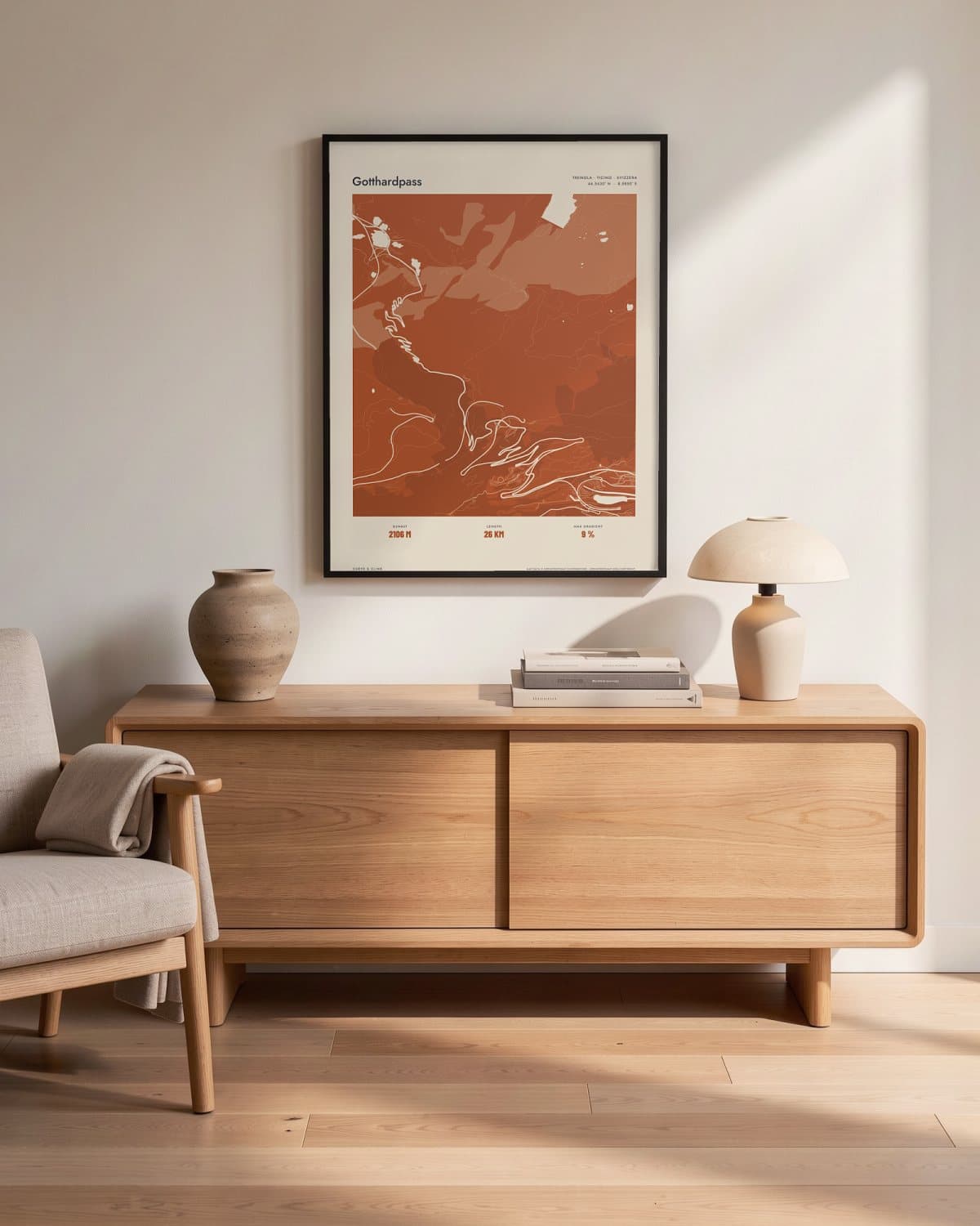 Gotthardpass Atlas Burnt Orange kaartposter in een zwarte lijst (45 × 60 cm) in een woonkamer