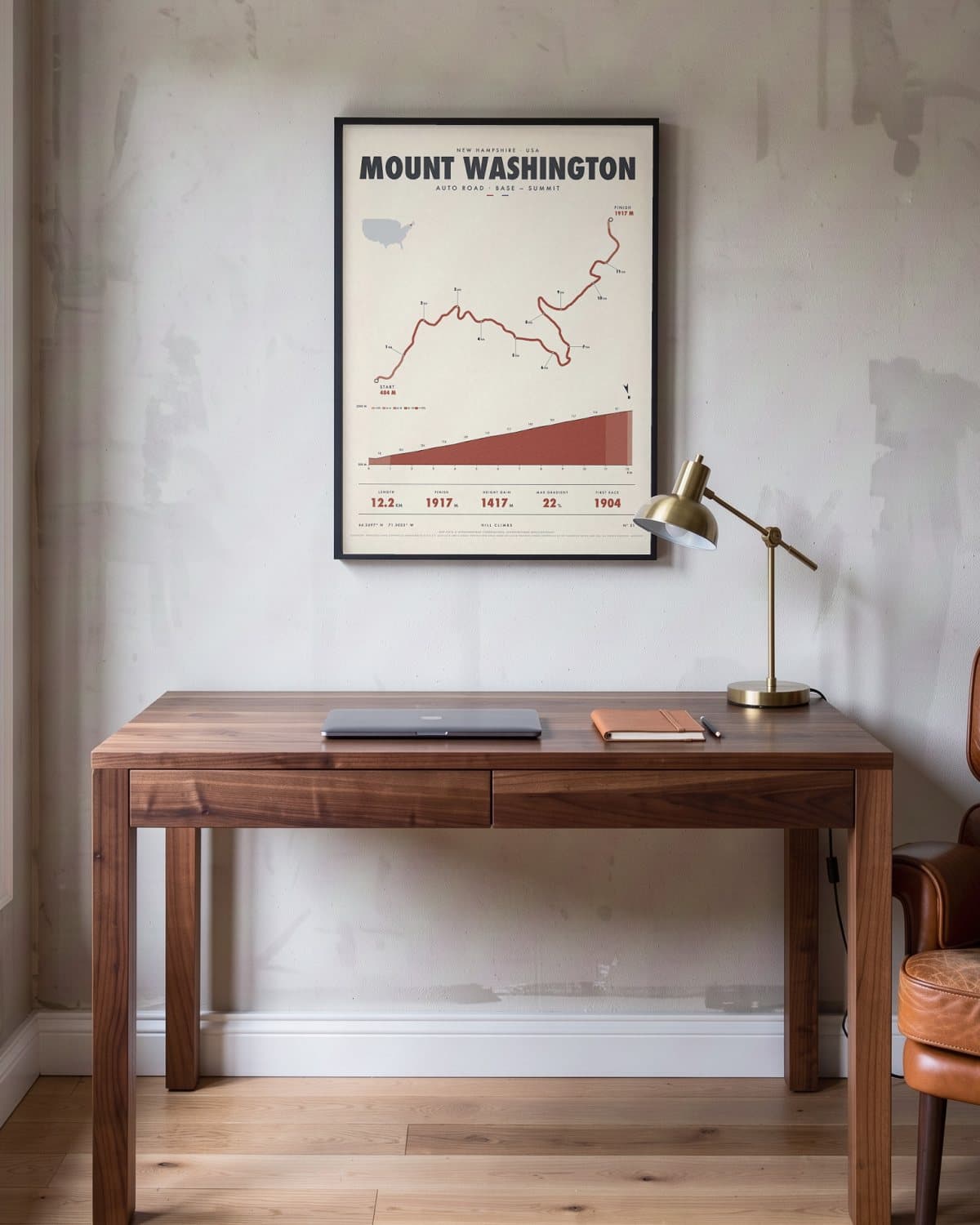 Mount Washington heuvelklimposter in een zwarte lijst (45 × 60 cm) in een werkkamer