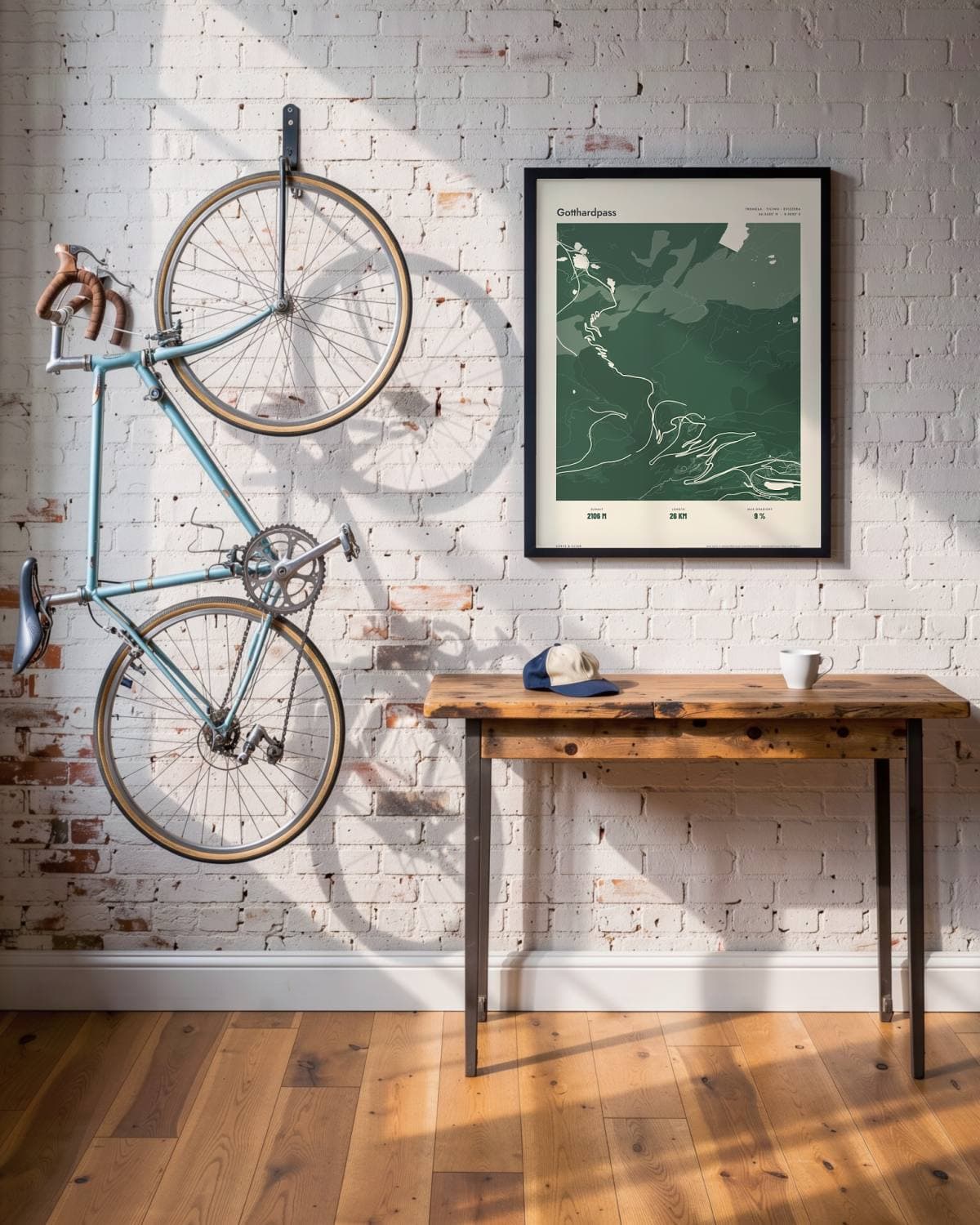 Gotthardpass Atlas Forest kaartposter in een zwarte lijst (45 × 60 cm) in een loft met een klassieke racefiets
