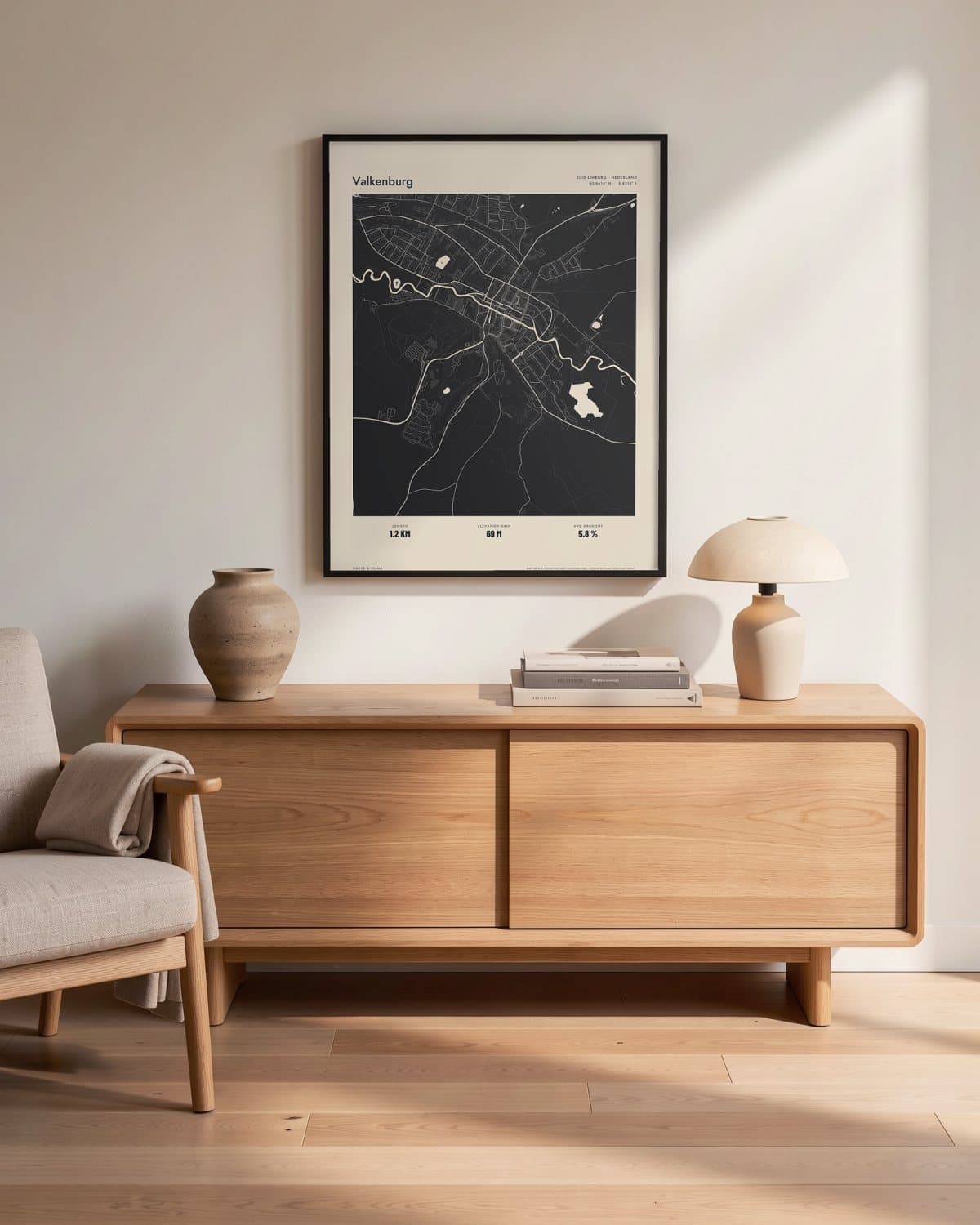 Valkenburg Atlas Black kaartposter in een zwarte lijst (45 × 60 cm) in een woonkamer