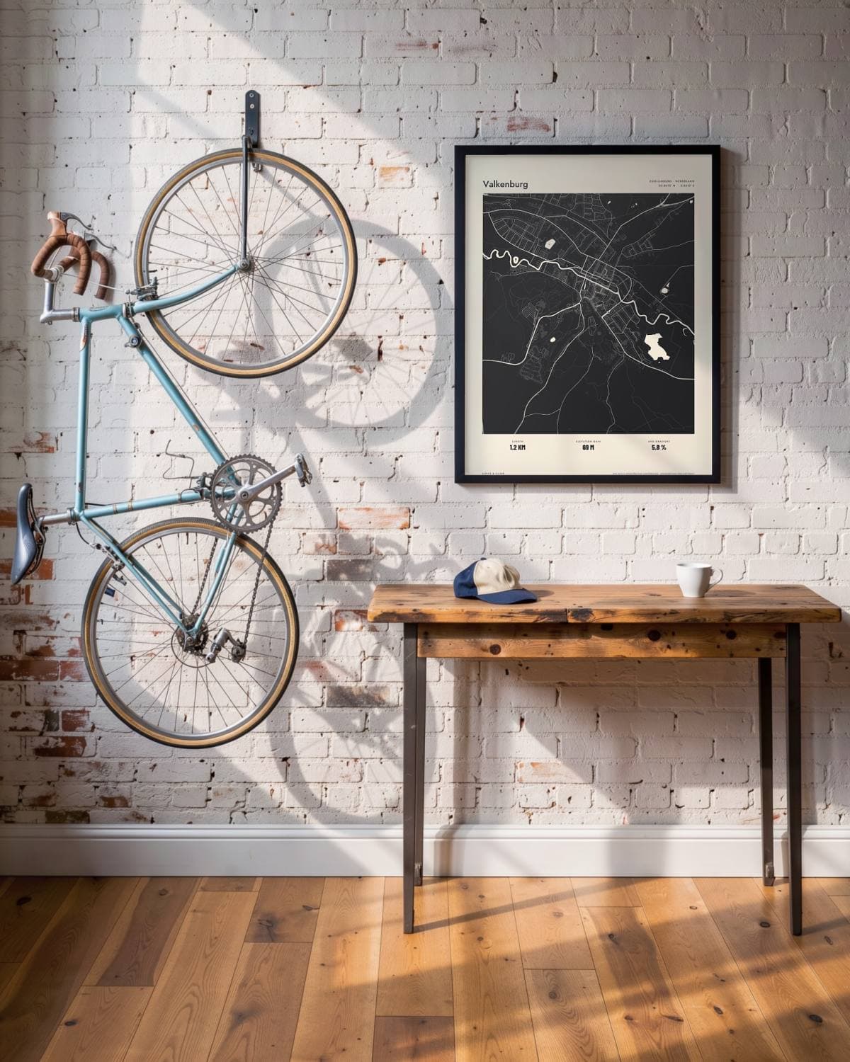 Valkenburg Atlas Black kaartposter in een zwarte lijst (45 × 60 cm) in een loft met een klassieke racefiets